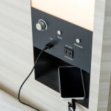 【便利な枕元設備】