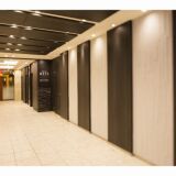 ３階　入口エントランス