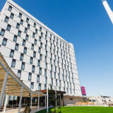 【外観】駅から徒歩1分