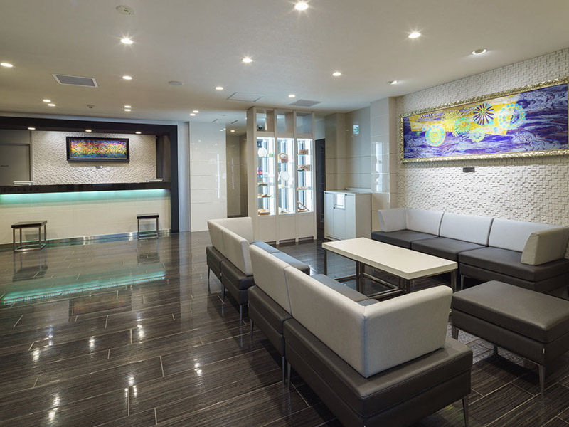 毗邻车站,地理位置优越