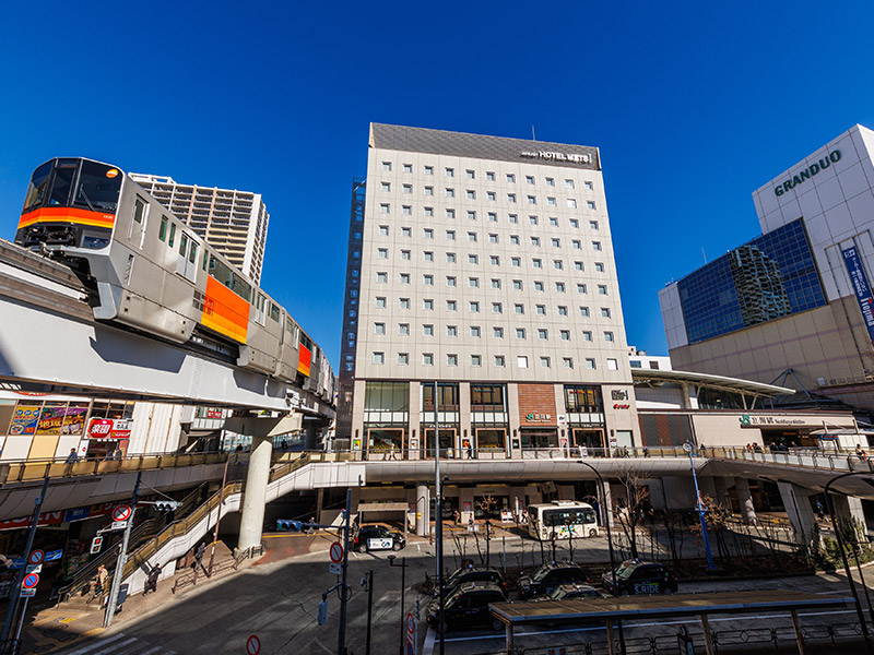 毗邻车站,地理位置优越