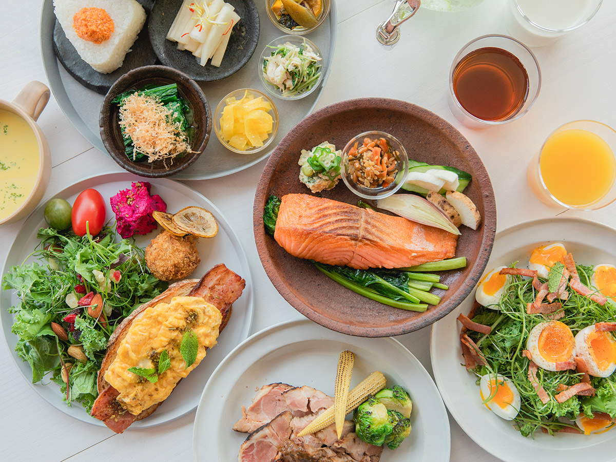 A breakfast buffet that offers a wide range of Japanese and Western items.