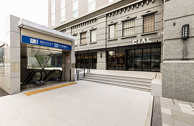 駅出口や商業施設そばのホテルが多くあります（横浜）